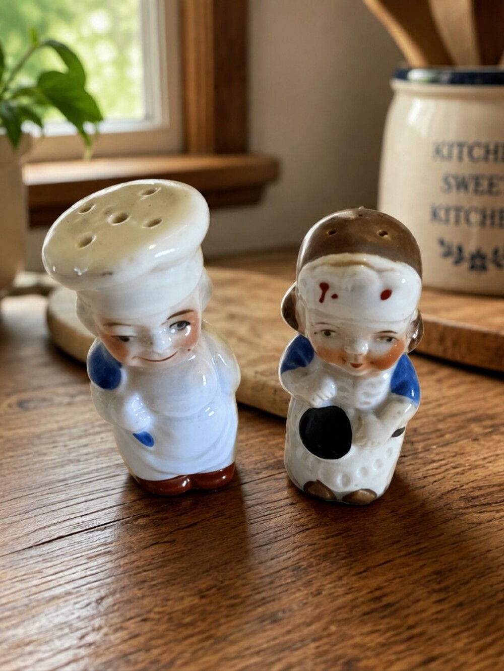 Vintage Made in Japan Husband & Wife Baker Chef Salt & Pepper Shakers Ceramic